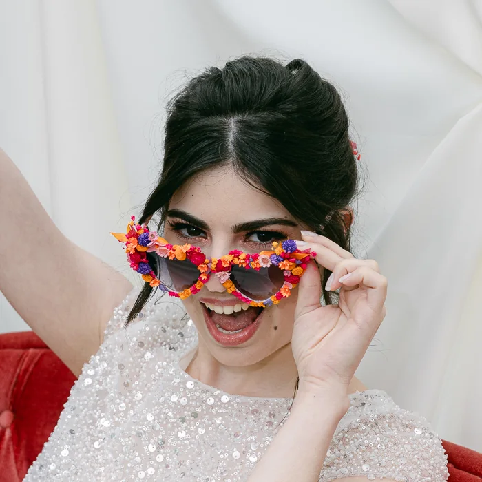 Nora, lunettes fleuries